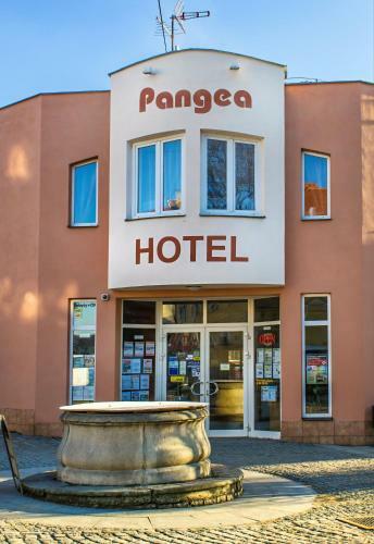 Hotel Pangea
