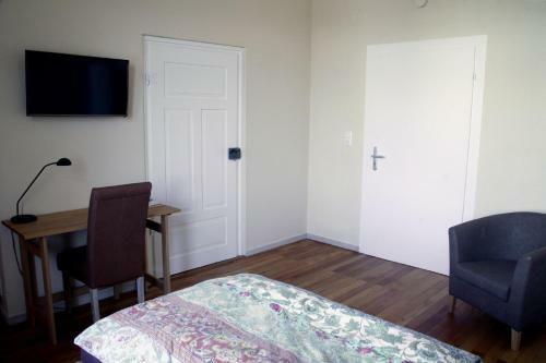 Hostal Im Bahnhof - G�stezimmer -