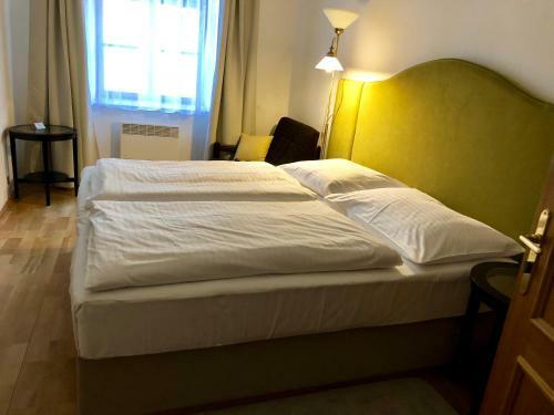 Hostal Penzion Austis
