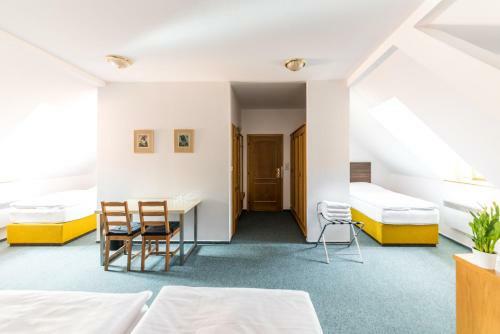 Hostal Penzion Austis