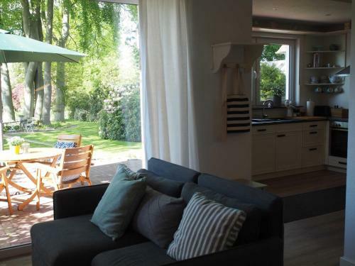 Apartamento Ferienwohnung Alte Fehnapotheke, 95144
