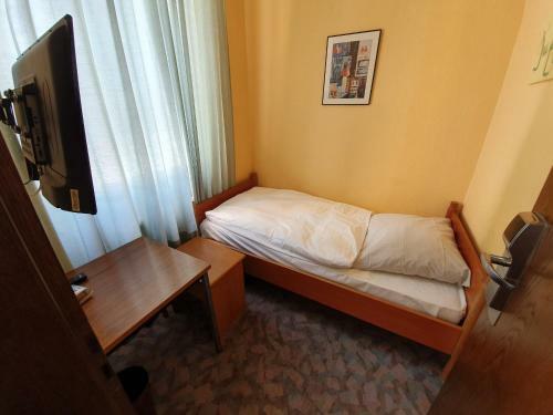 Nonstop Hotel Riedstadt