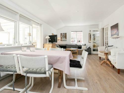 Holiday Home �lb�k Xlix