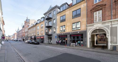 Adnana - Apartment Suite 2 Aalborg Center
