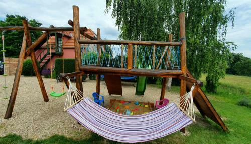 Apartamento Penzion Na Lednick�