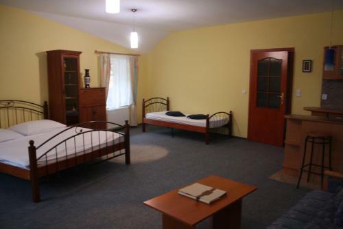 Hostal Pension Lony
