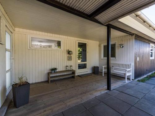 Holiday Home Bl�vand Clxi