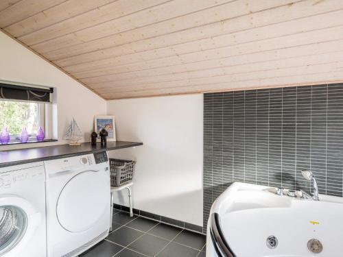 Holiday Home Bl�vand Clxix