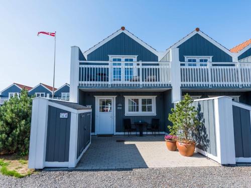 Holiday Home Bl�vand Clxx