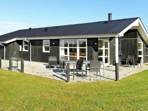 Three-bedroom Holiday Home In Hemmet 82