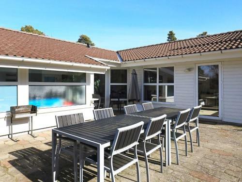 Five-bedroom Holiday Home In Bl�vand 23