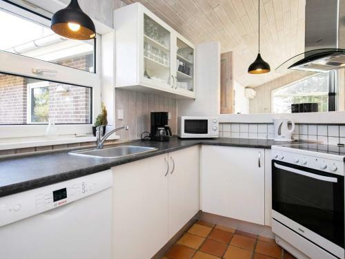 Five-bedroom Holiday Home In Bl�vand 23