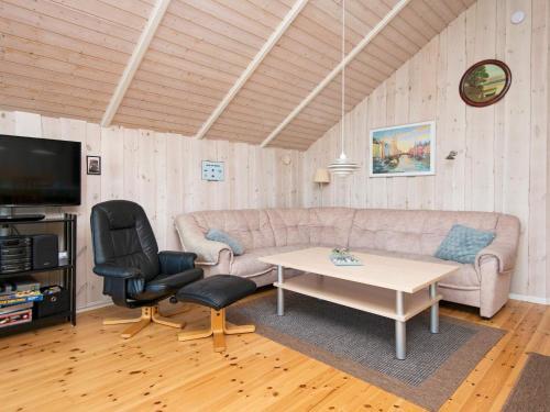 Holiday Home Juelsminde Li