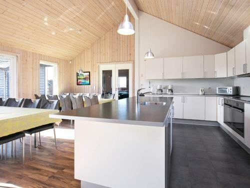 Holiday Home L�kken Lvi