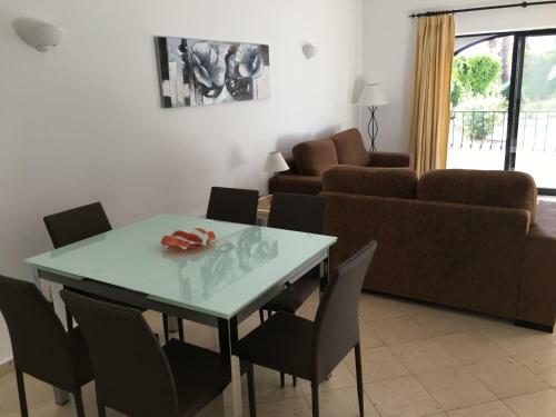 Alto Club Apartments