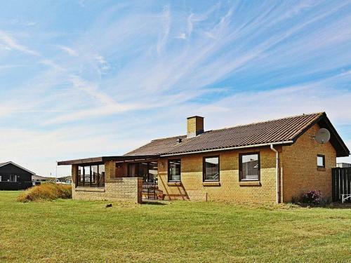Three-bedroom Holiday Home In Ringk�bing 2