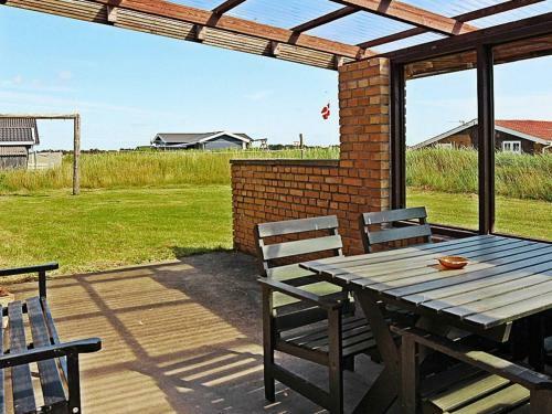Three-bedroom Holiday Home In Ringk�bing 2