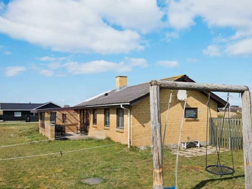 Three-bedroom Holiday Home In Ringk�bing 2