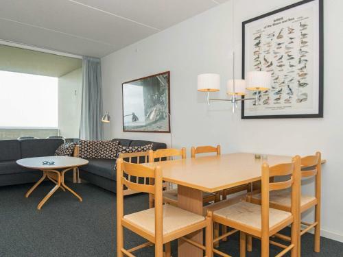 Apartment Fan� II