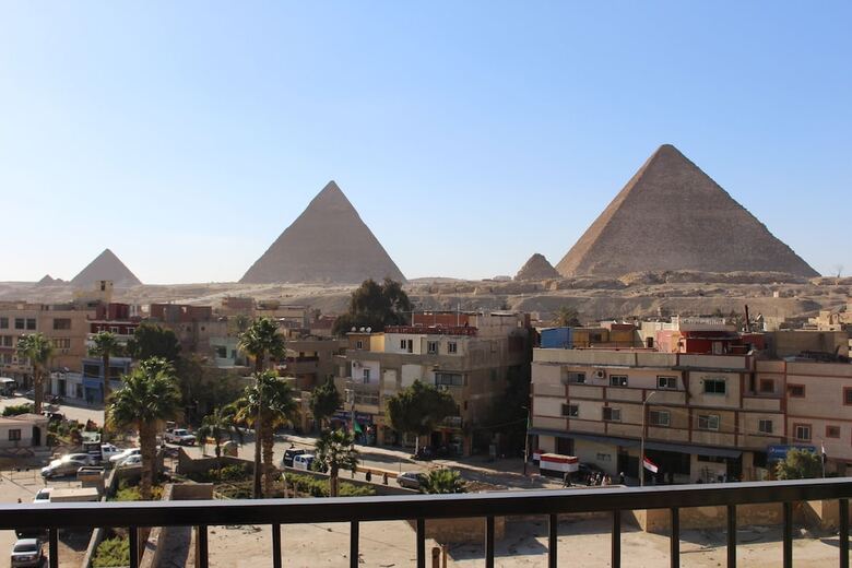 Bed & Breakfast Magic Golden Pyramids Inn