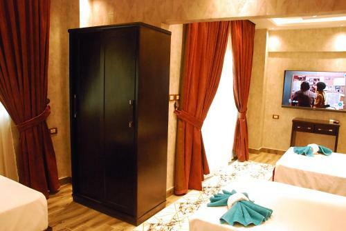 Pyramids Planet Hotel