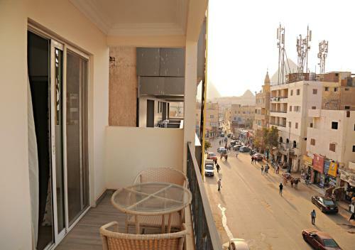 Hostal Pyramids Shadow Guest House