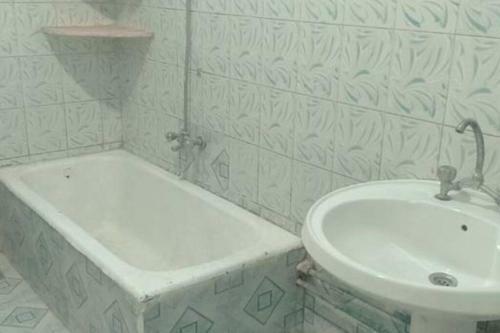 Full Apartment 15 Mins To Downtown - Lowest Budget