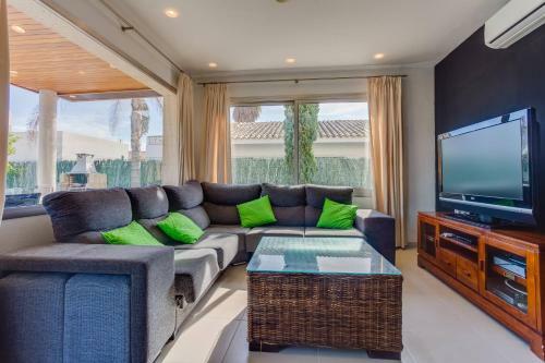 Villa With Pool In Alcudia