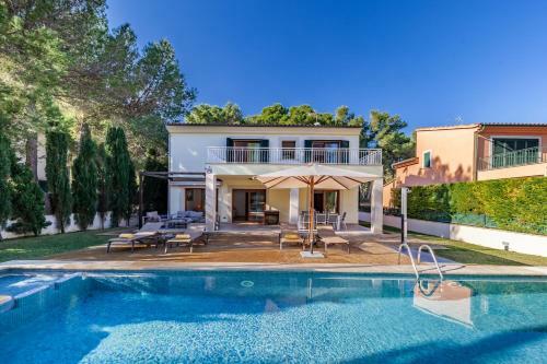 Villa Manresa, En Playa Manresa
