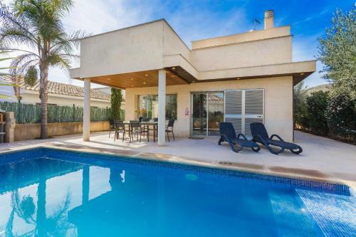 Acogedora Villa Con Piscina Privada En Alcudia