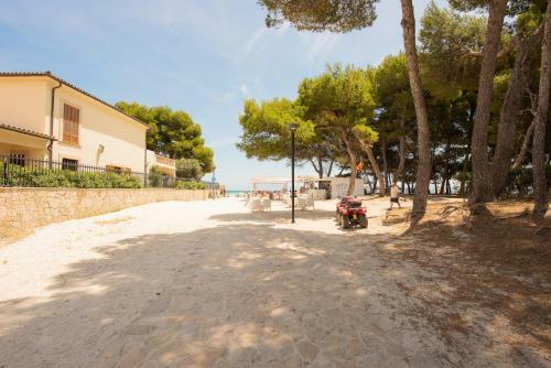 Atzavara Lakeside & Beach House