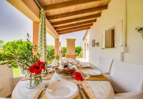 Es Barcares Villa Sleeps 6 With Pool Air Con And Wifi