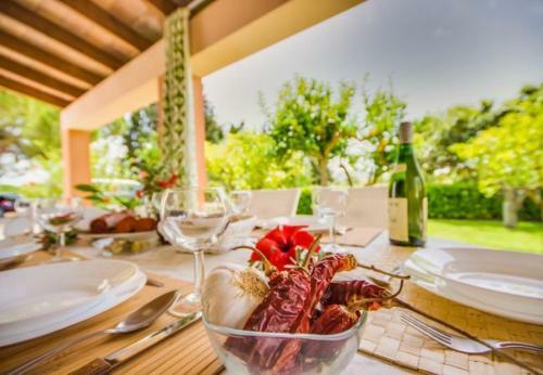 Es Barcares Villa Sleeps 6 With Pool Air Con And Wifi