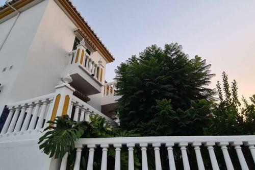 Aprotos Villa Charo Mit Meerblick Und Gro�em Salzwasserpool