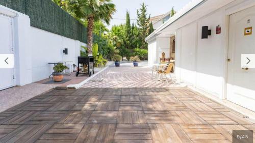 Paradisiac Villa In The City