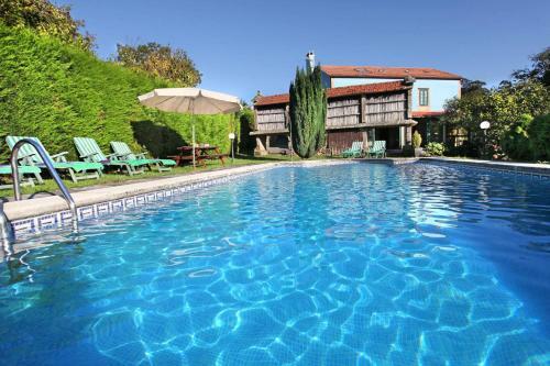 Amil Villa Sleeps 10 Pool Wifi