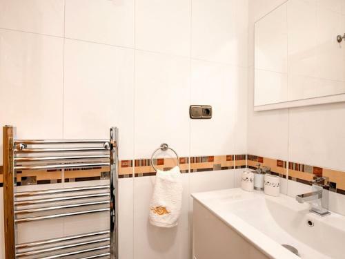 Charming Holiday Home In Arantza Near Forest