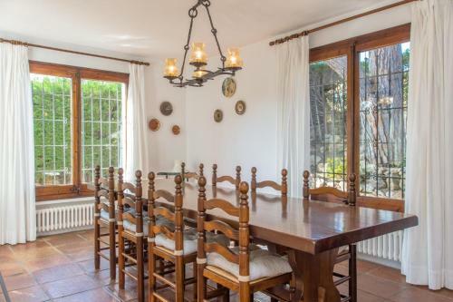 Begur Holiday Home Sleeps 8