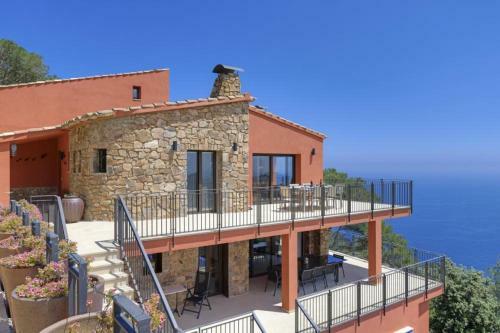 Begur Villa Sleeps 10 With Pool Air Con And Wifi