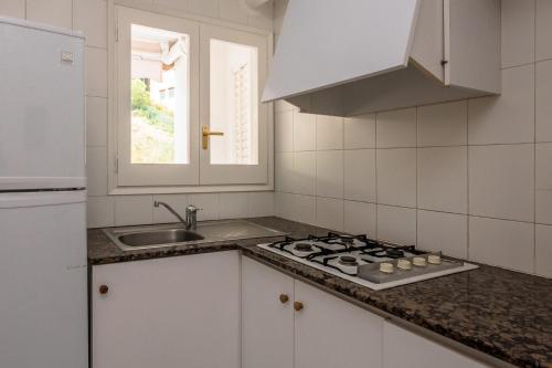 Apartment In Begur Sleeps 2