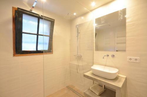 Apartment In Begur Sleeps 6