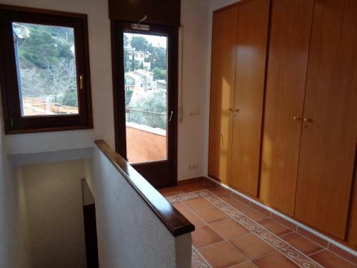 Begur Holiday Home Sleeps 8 With Pool