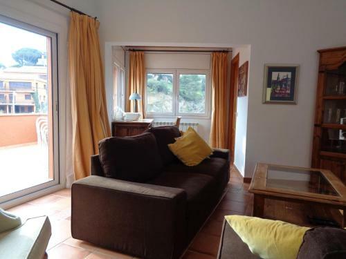 Begur Holiday Home Sleeps 8 With Pool