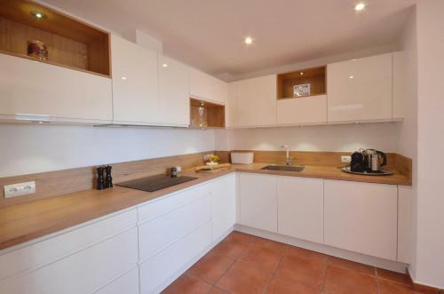 Begur Villa Sleeps 10 With Pool And Wifi