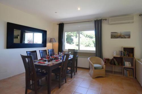 Begur Villa Sleeps 10 With Pool And Air Con