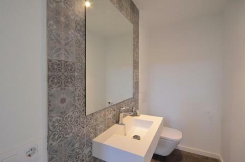 Villa In Begur Sleeps 8 With Pool