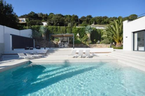 Villa In Begur Sleeps 8 With Pool