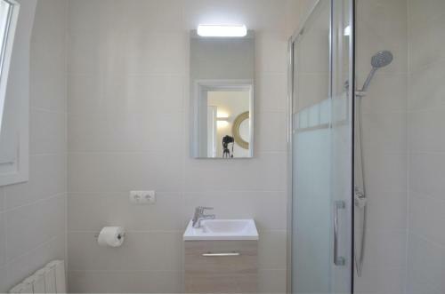 Villa In Begur Sleeps 9 5
