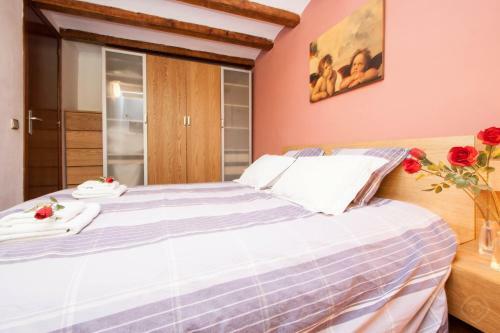 Rustic Poble Sec Apartment