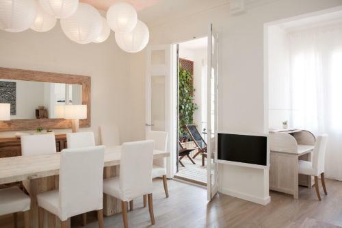 Casanova Charm 4bdr Apartment